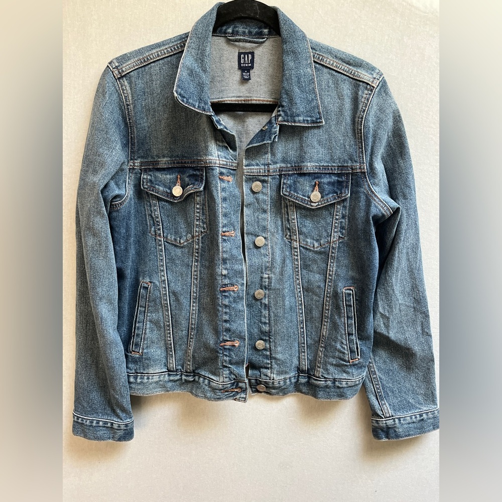 GAP Timeless Blue Denim Button Front Trucker Jean Jacket M